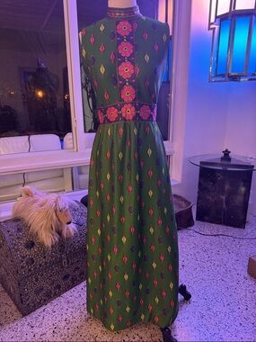 STUNNING unique VINTAGE Green Floral-Accent Maxi Dress